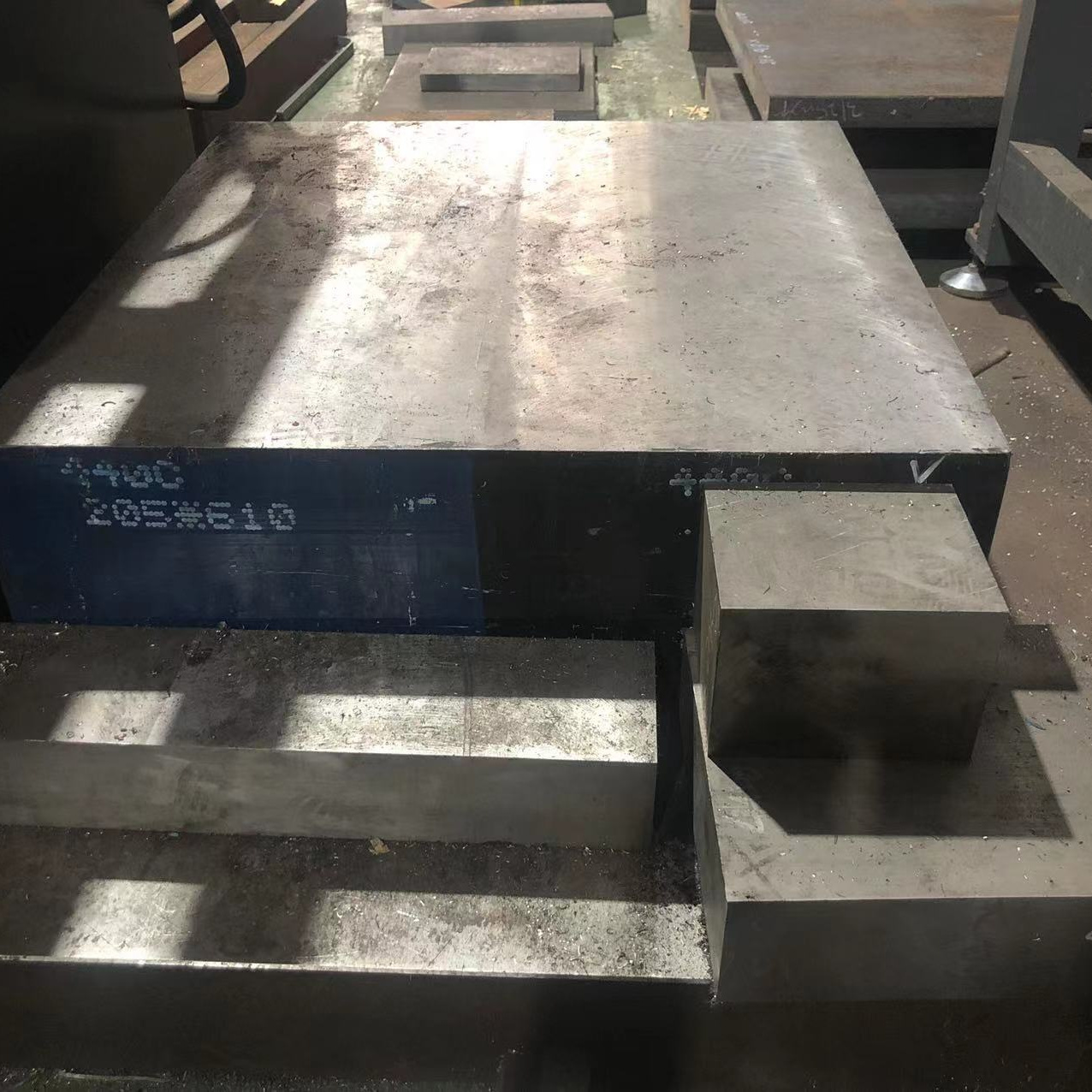 CR8  冷作模具钢